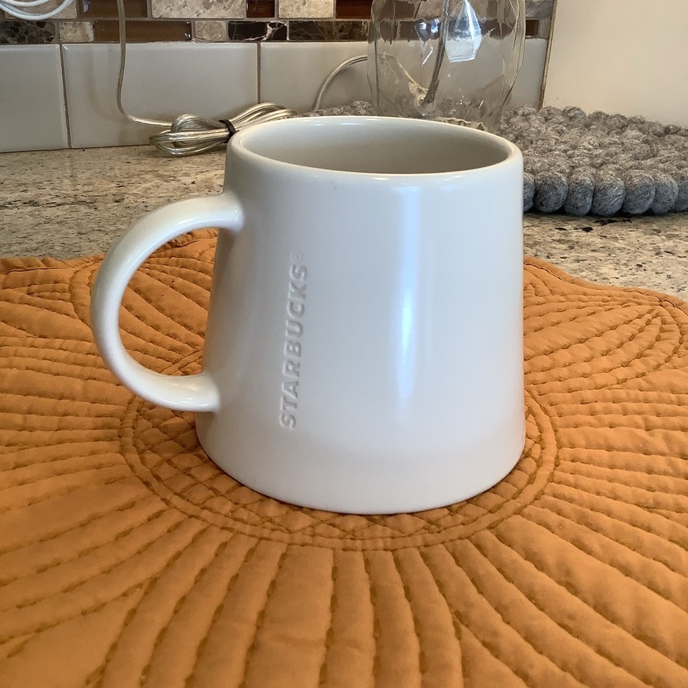 2014 Starbucks Matte White Ceramic Wide Base Embossed Coffee Mug 16 oz. New